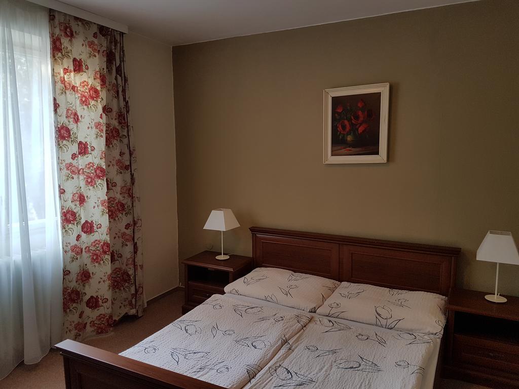 Siesta Rodinny Resort Pardubice Exterior foto